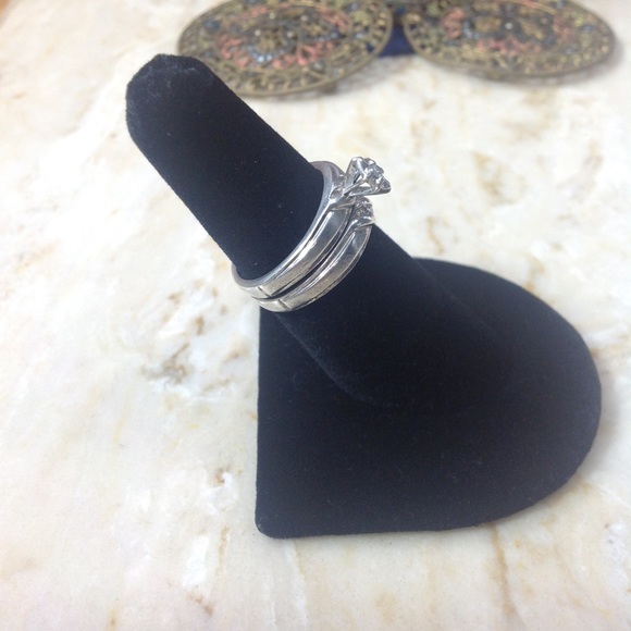 VTG STERLING  SILVER DIAMOND WEDDING RING SET - Picture 4 of 5